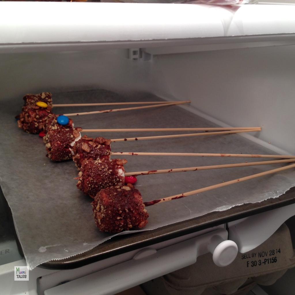 S'more lollipops ready to chill!
